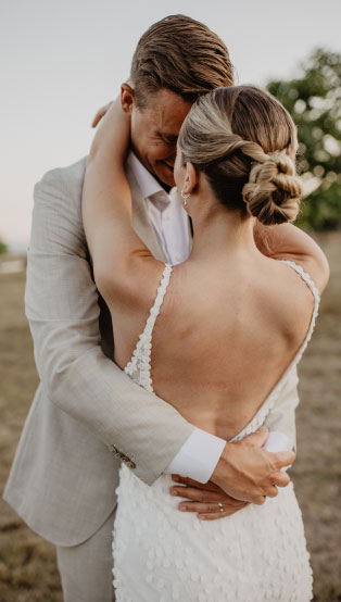 Wedding couple deeply in Love